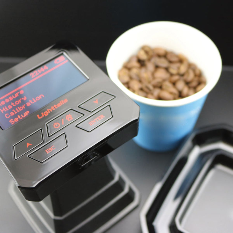 Coffee Roast Colour Analyser Plus Black Edition in use