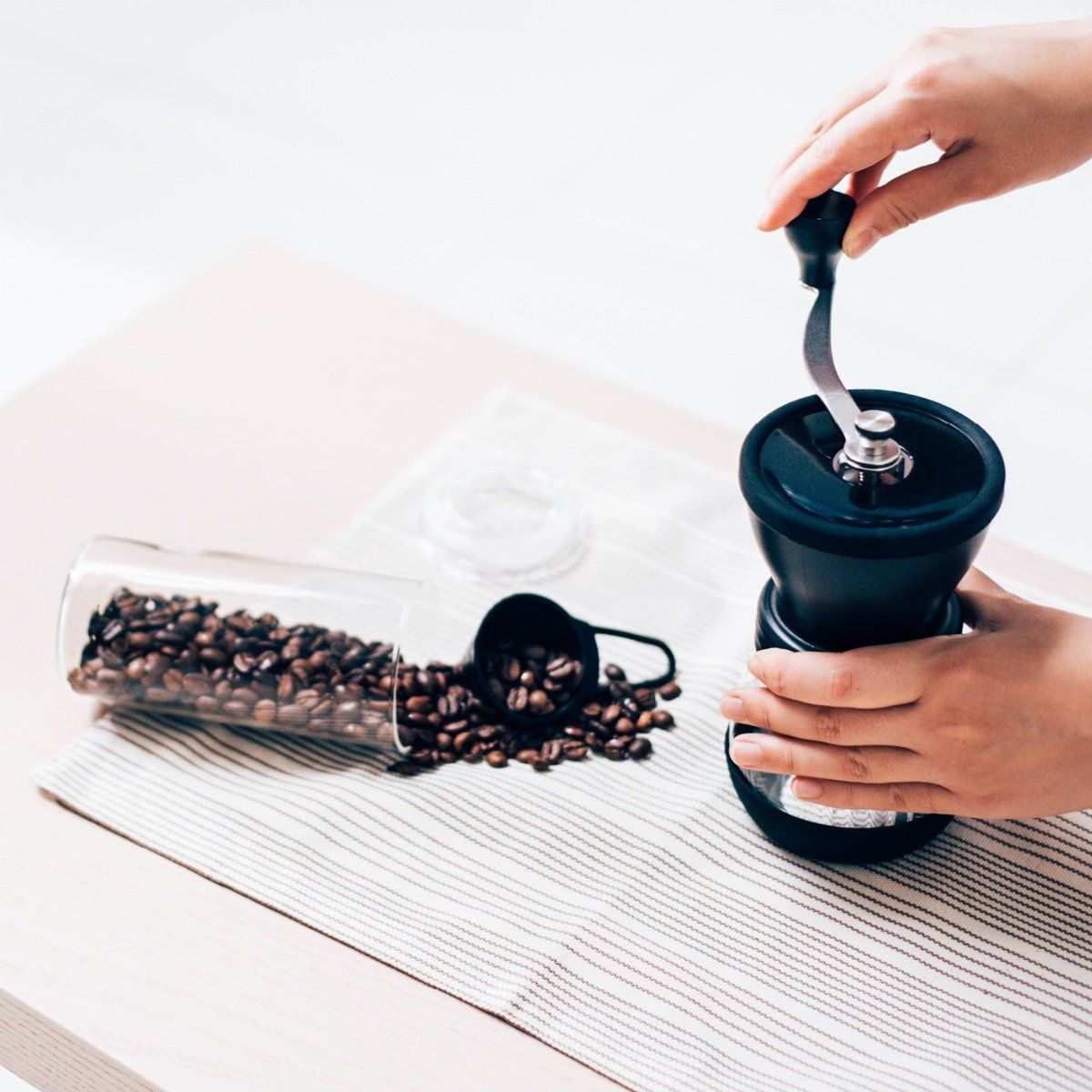 Hario Coffee Mill - Skerton PRO grinding