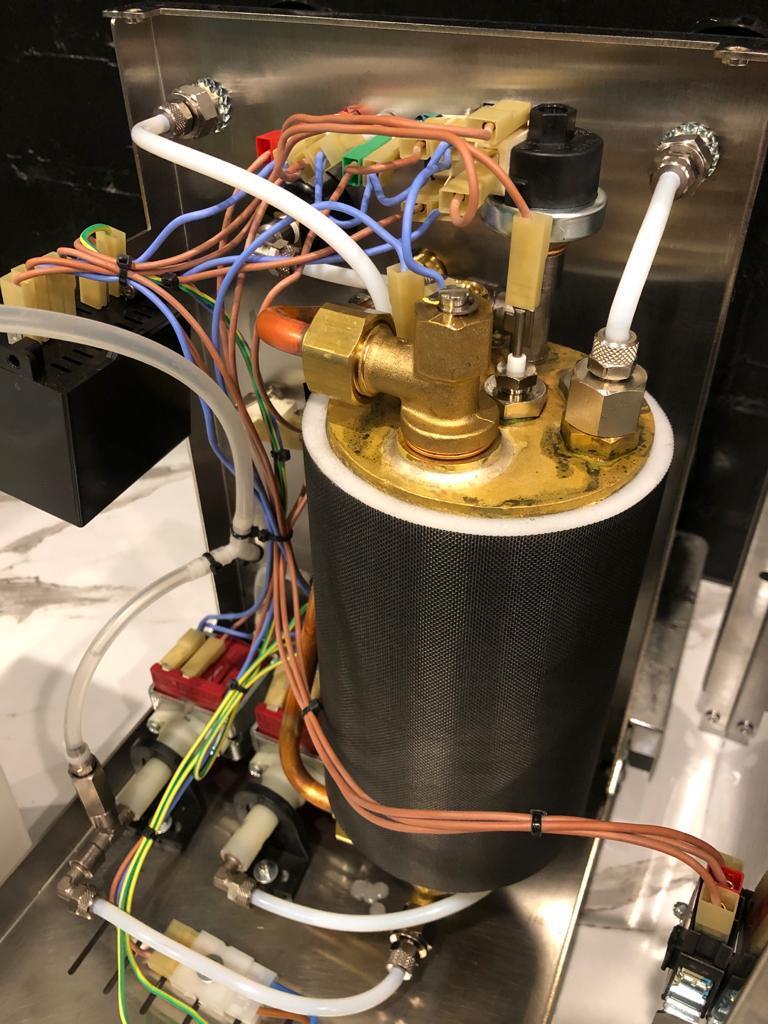 Precision Bella naked